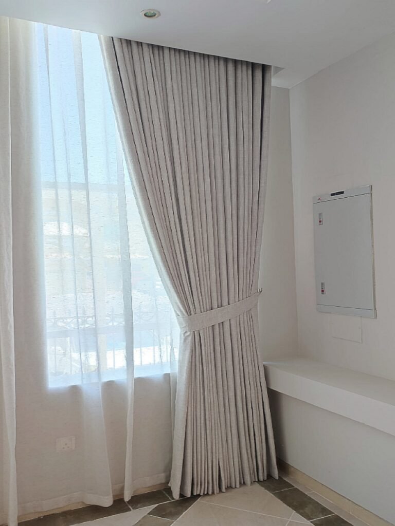 curtain blind